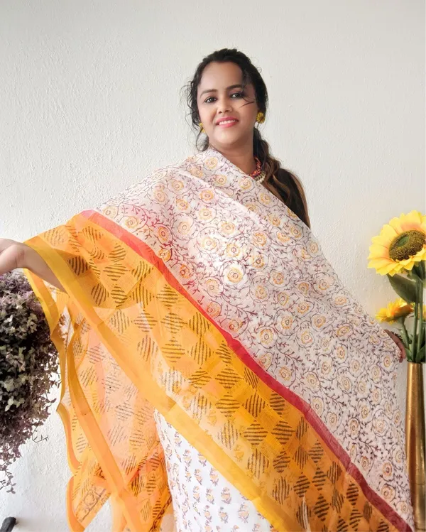 Bold_Kota_Doria_Yellow_Blockprinted_Suit_(Top+Dupatta+Bottom)