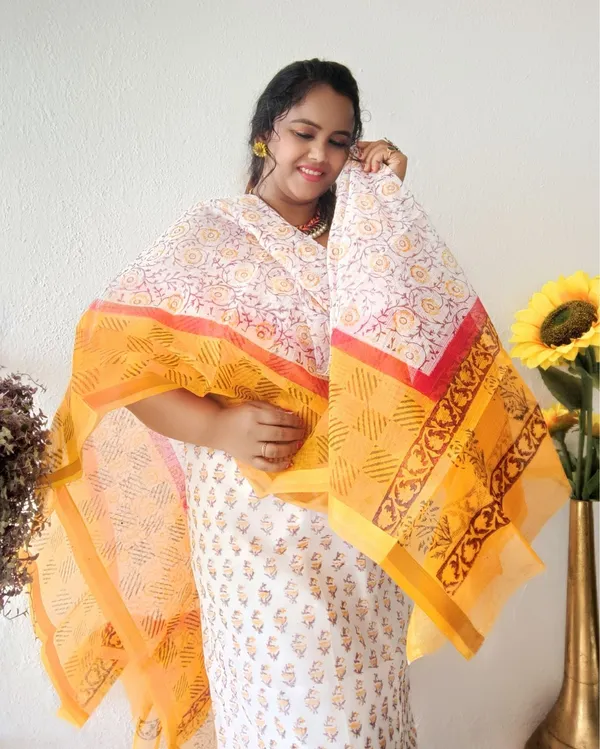 Bold_Kota_Doria_Yellow_Blockprinted_Suit_(Top+Dupatta+Bottom)