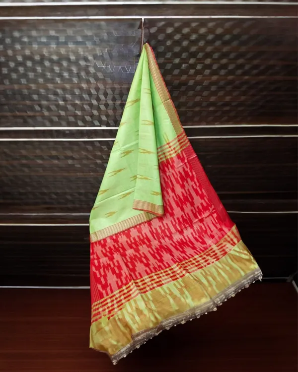 Warm_Ikkat_Slub_Linen_Handloom_Green_Saree