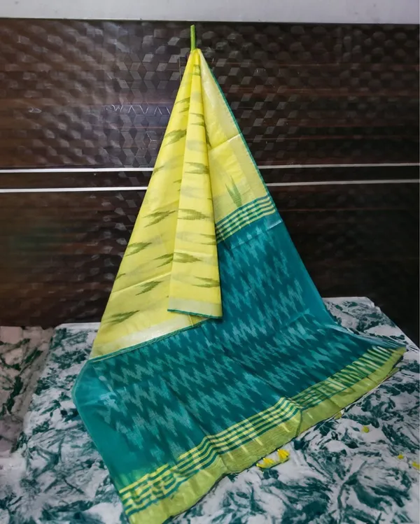 Expressive_Ikkat_Slub_Linen_Handloom_Yellow_Saree