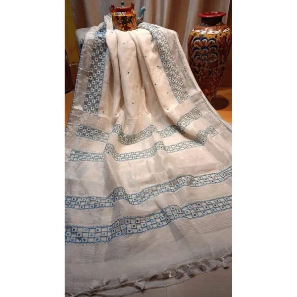 Surreal_Pure_Linen_Hand_Cutwork_Design_Off_White_Saree