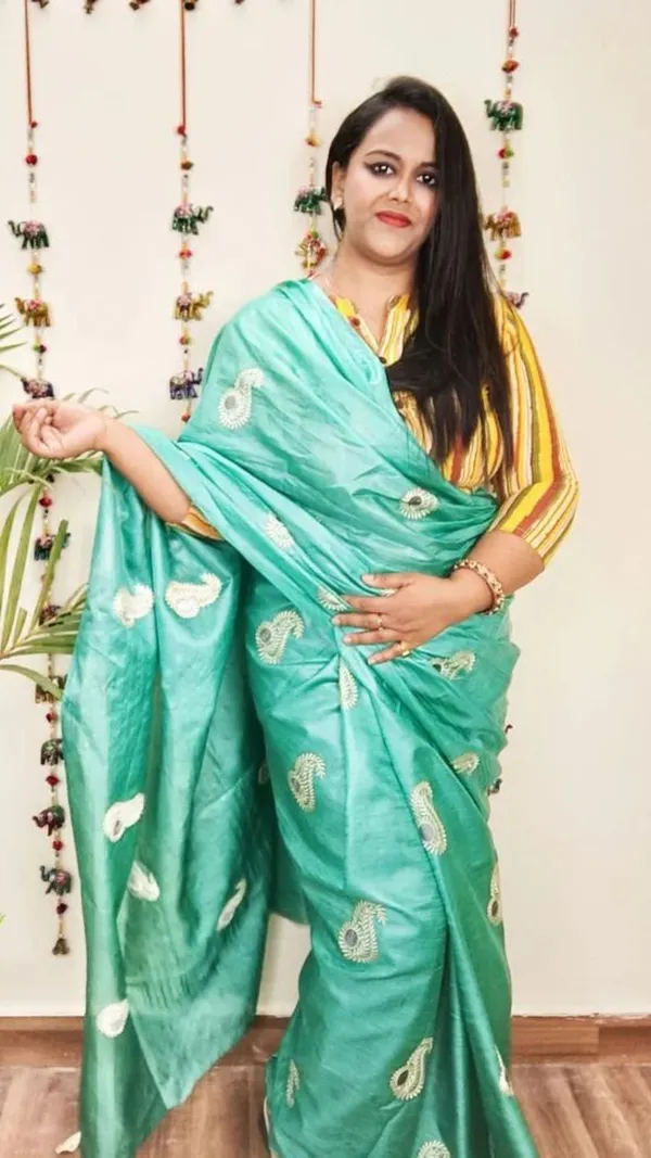 Silkmark_Pure_Tussar_Beaming_Embroidered_Saree_Green