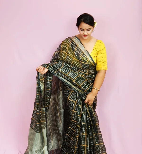 Pure_Linen_Check_Design_Handloom_Jet_Black_Saree