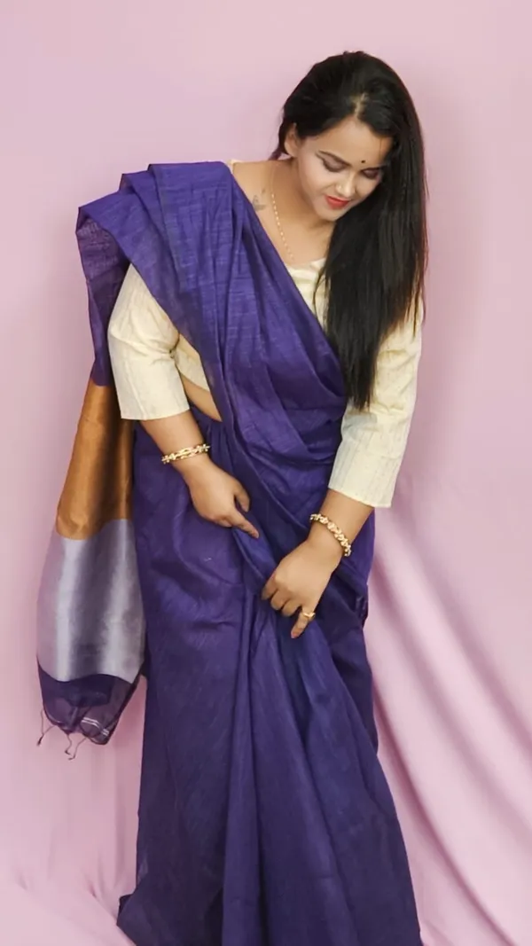 Dazzling_Silk_Linen_Handdyed_Blue_Contrast_Pallu_Saree
