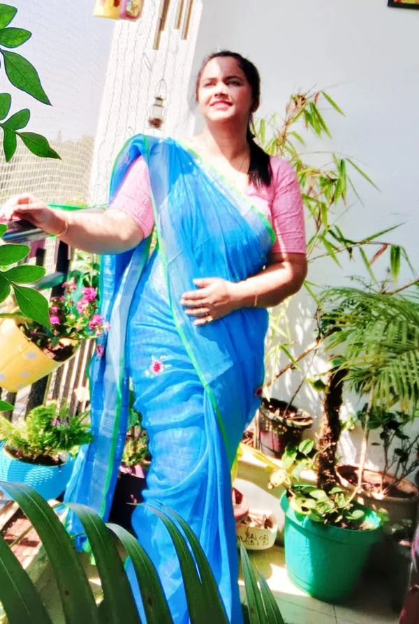 Bright_Pure_Linen_Floral_Embroidered_Saree_Sky_Blue