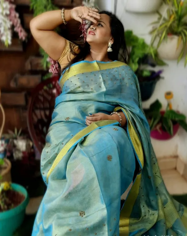 Embroidered_Pure_Tissue_Linen_Handdyed_Saree_Blue
