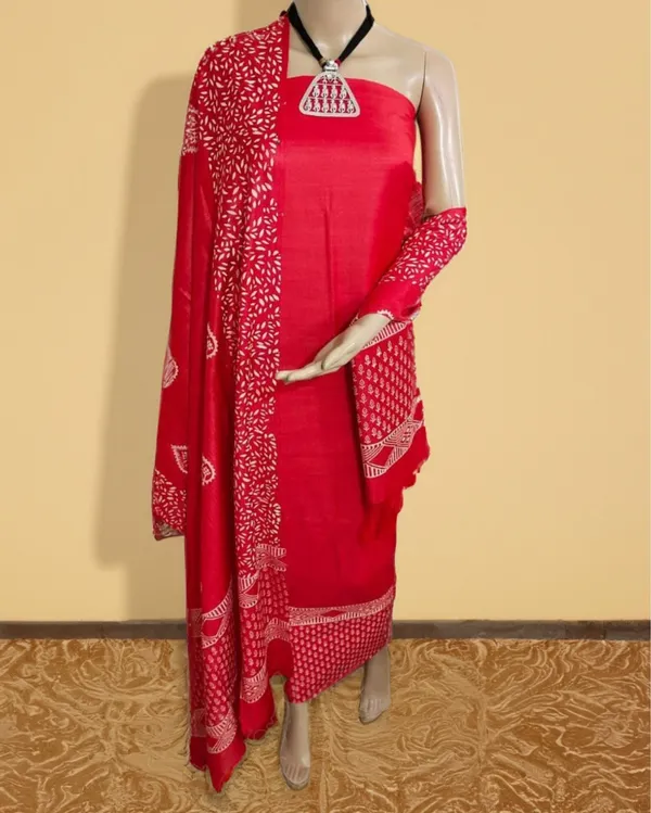 Katan_Silk_Gorgeous_Blockprint_Red_Suit