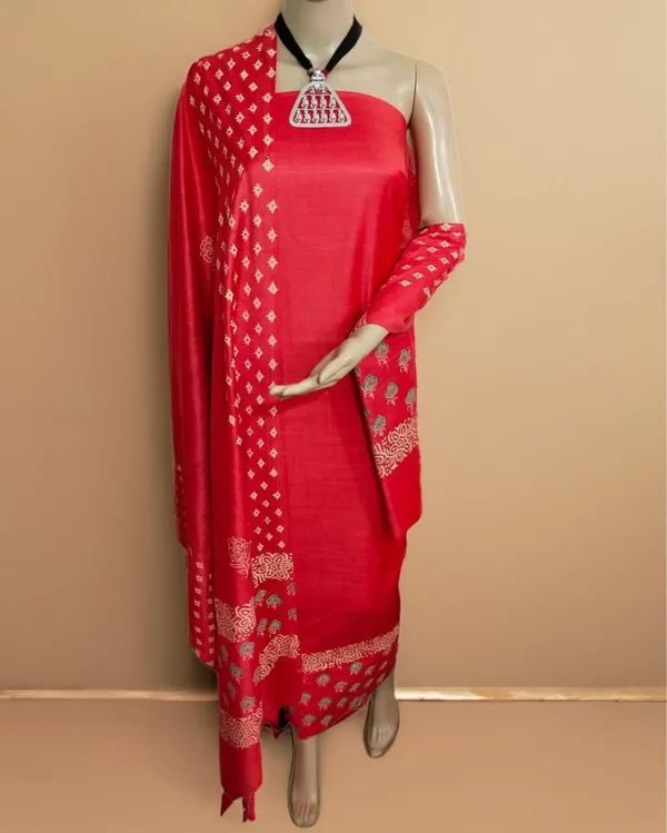 Katan_Silk_Radiant_Blockprint_Red_Suit