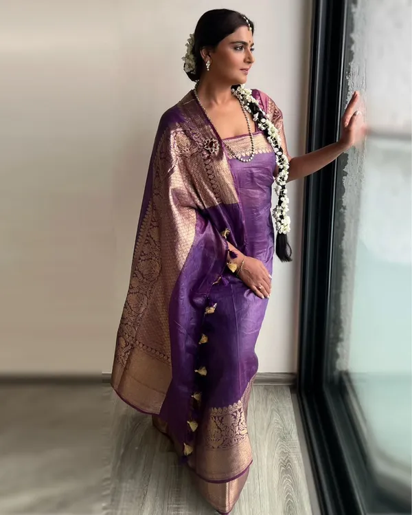 Dynamic_Banarasi_Silk_Linen_Purple_Handloom_Saree