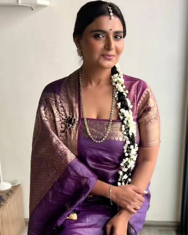 Dynamic_Banarasi_Silk_Linen_Purple_Handloom_Saree