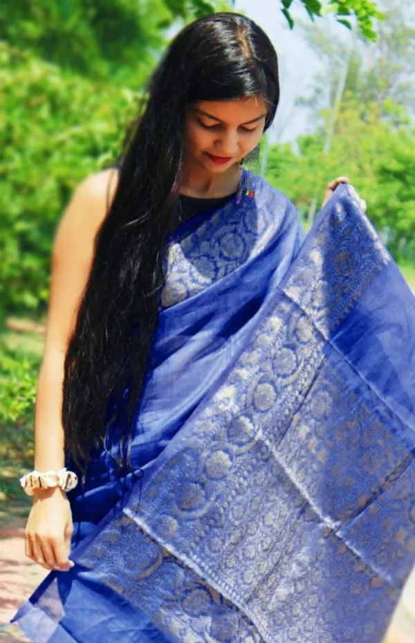 Beaming_Banarasi_Silk_Linen_Blue_Handloom_Saree