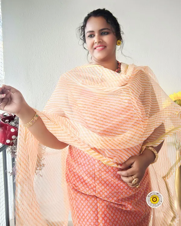 Lehariya_Kota_Doria_Orange_Suit_(Top+Dupatta+Bottom)