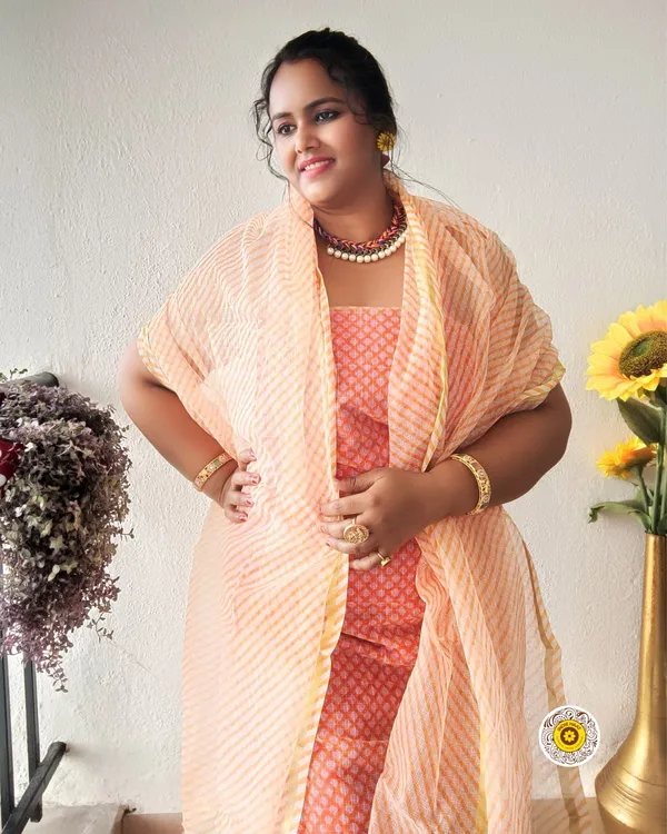 Lehariya_Kota_Doria_Orange_Suit_(Top+Dupatta+Bottom)