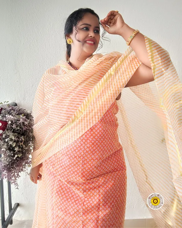 Lehariya_Kota_Doria_Orange_Suit_(Top+Dupatta+Bottom)