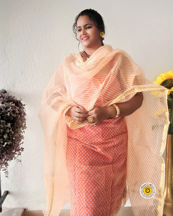 Lehariya_Kota_Doria_Orange_Suit_(Top+Dupatta+Bottom)