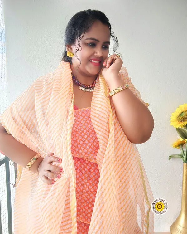 Lehariya_Kota_Doria_Orange_Suit_(Top+Dupatta+Bottom)