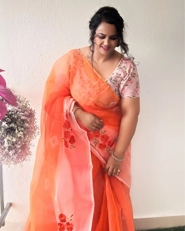 Earthy_Bandhej_Kota_Doria_Embroidery_Orange_Saree_Handdyed