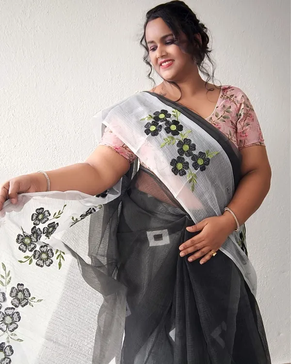 Vibrant_Bandhej_Kota_Doria_Embroidery_Black_Saree_Handdyed