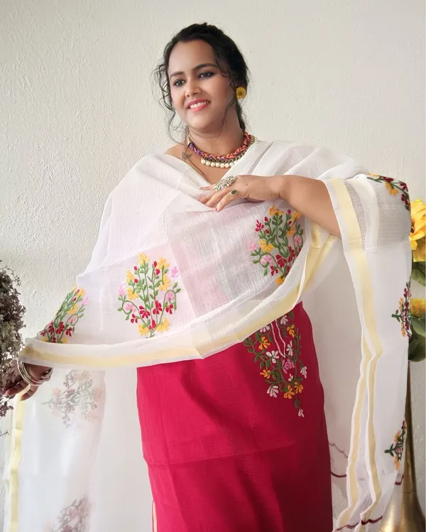 Chikankari_Incandescent_Kota_Doria_Red_Suit_(Top+Dupatta)