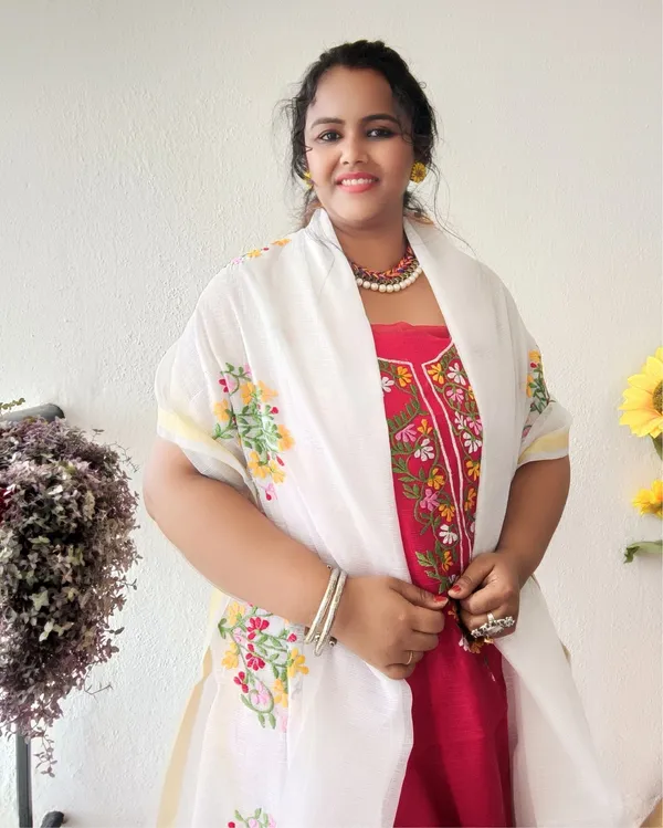 Chikankari_Incandescent_Kota_Doria_Red_Suit_(Top+Dupatta)