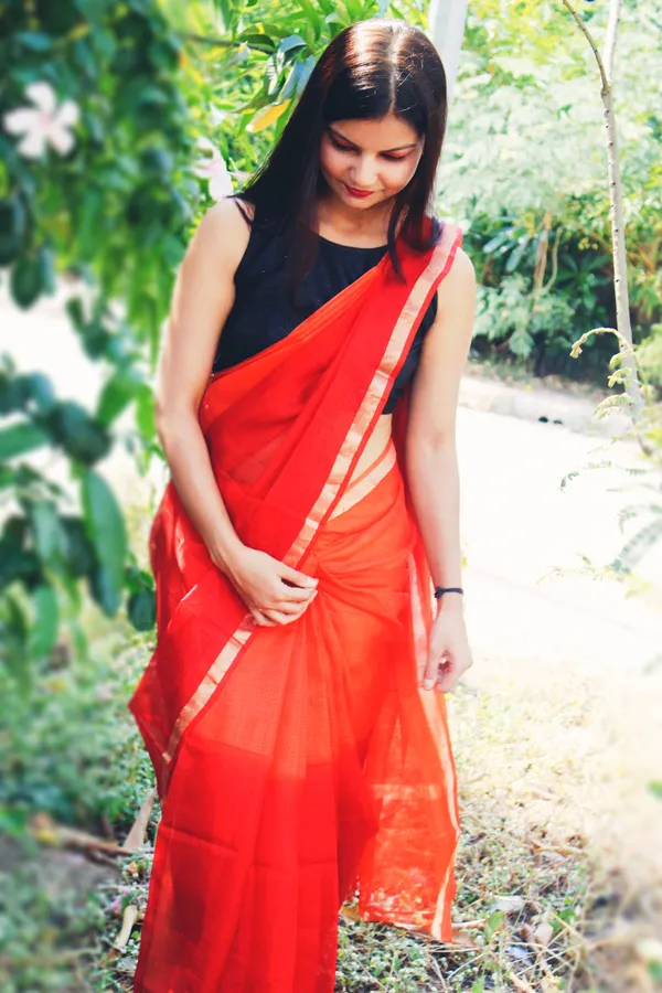 Fascinating_Pure_Silk_Kota_Doria_Handdyed_Red_Saree
