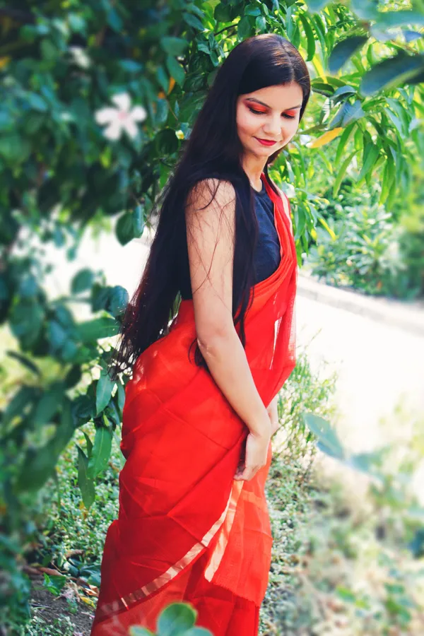 Fascinating_Pure_Silk_Kota_Doria_Handdyed_Red_Saree