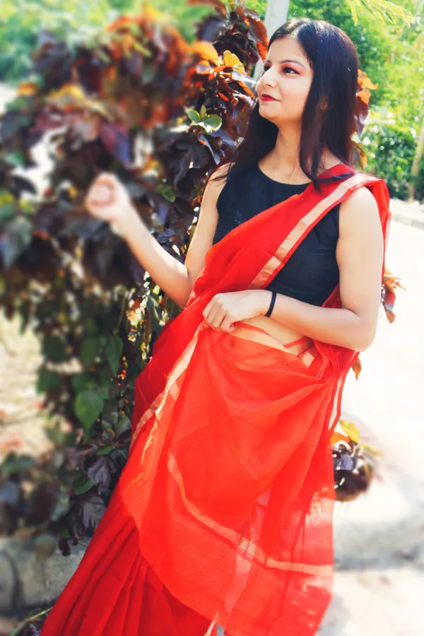 Fascinating_Pure_Silk_Kota_Doria_Handdyed_Red_Saree