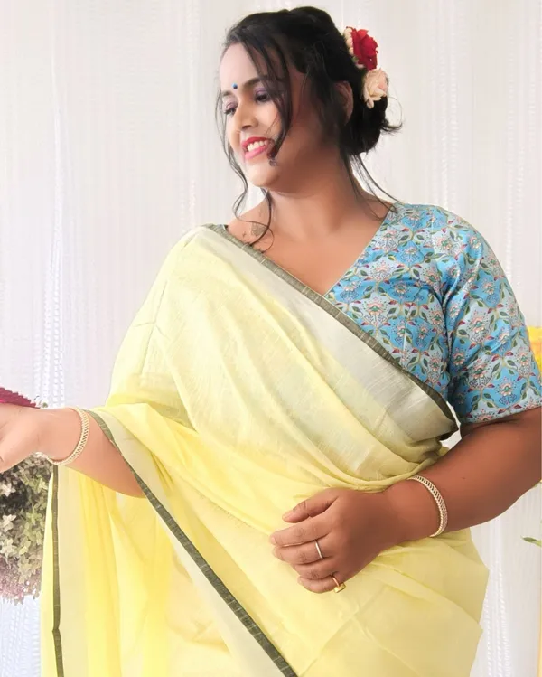 Ethereal_Pure_Linen_Hand_Dyed_Yellow_Saree