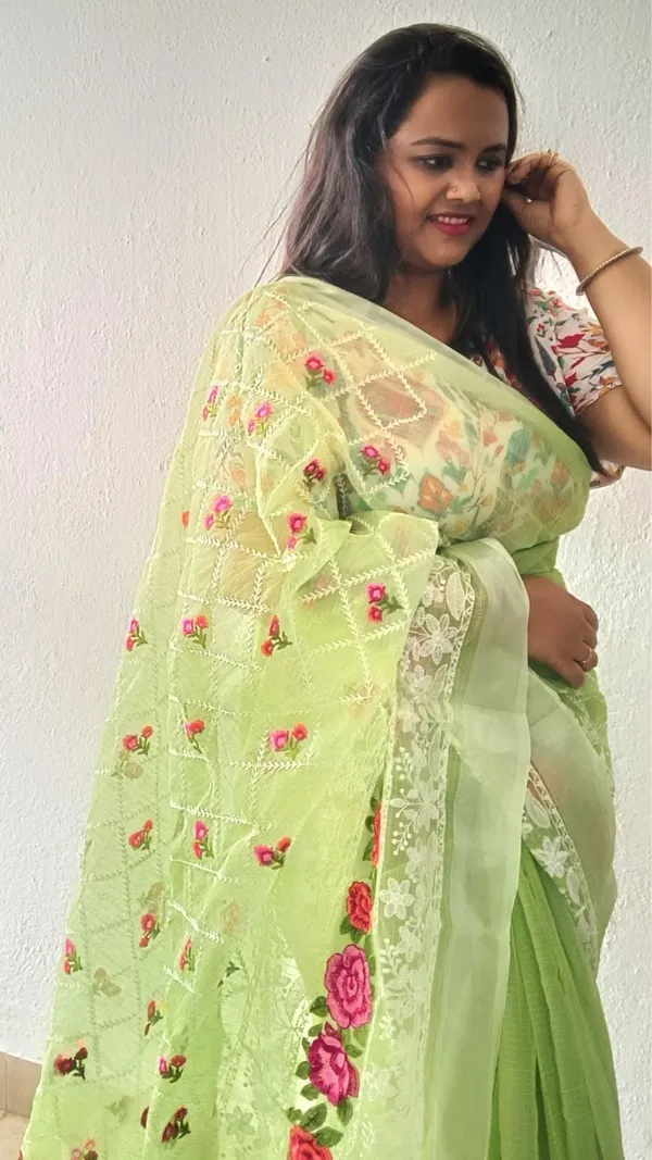 Vibrant_Kota_Doria_Cotton_Floral_Embroidery_Saree_Green