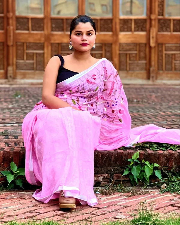 Magnificent_Pure_Linen_Saree_Hand_Embroidered_Pink
