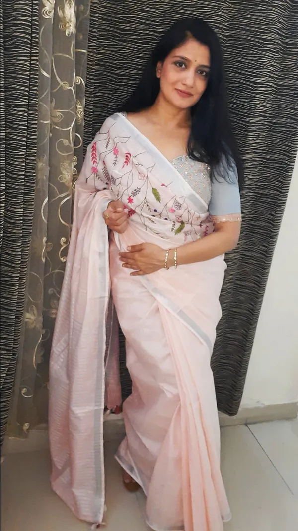 Inspiring_Pure_Linen_Saree_Hand_Embroidered_Rose_Pink