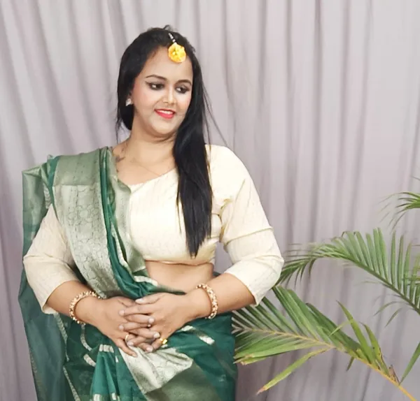 Glossy_Banarasi_Pure_Organza_Silk_Green_Saree