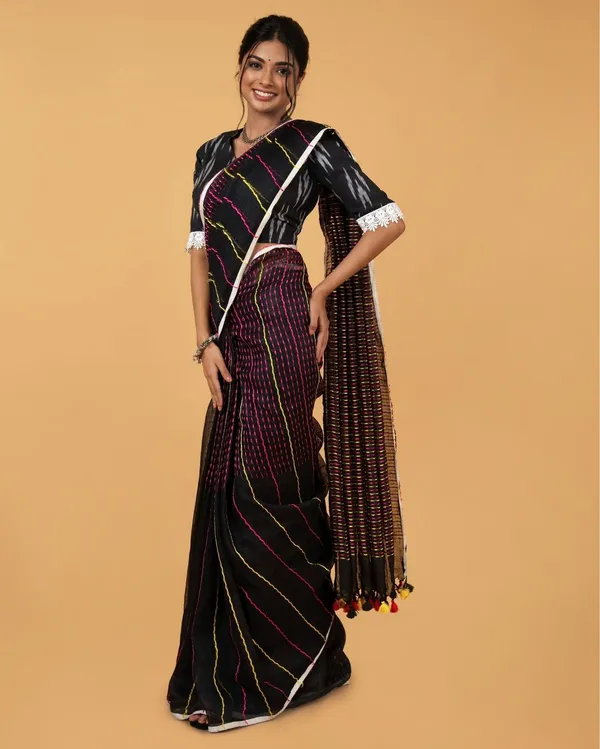 Shining_Pure_Linen_Kantha_Work_Saree_Black