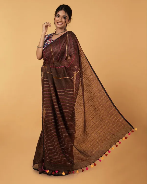 Sophisticated_Pure_Linen_Kantha_Work_Saree_Brown