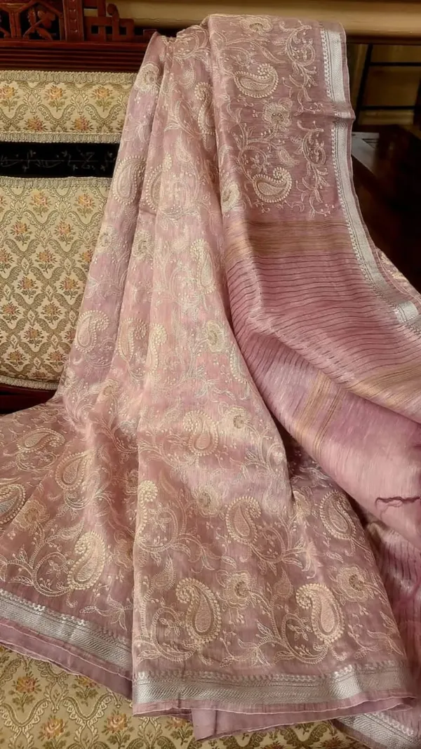 Captivating_Pure_Kota_Linen_Embroidery_Saree_Peach