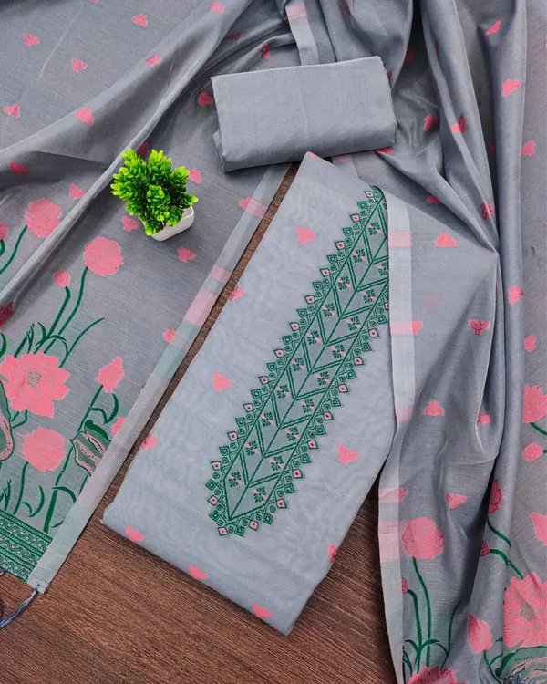 Noor-e-Banaras_Thread_Work_Cotton_Suit_Light_Gray
