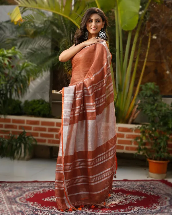 Ethereal_Handwoven_Pure_Linen_Brown_Saree