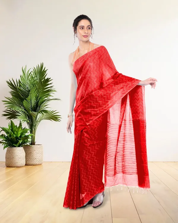 Kota_Silk_Red_Saree_Sequence_Pallu_&_Zig-Zag_Design