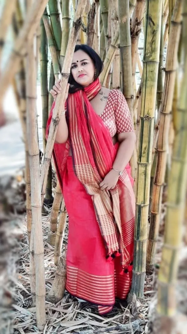 Fiery_Khadi_Linen_Saree_Red