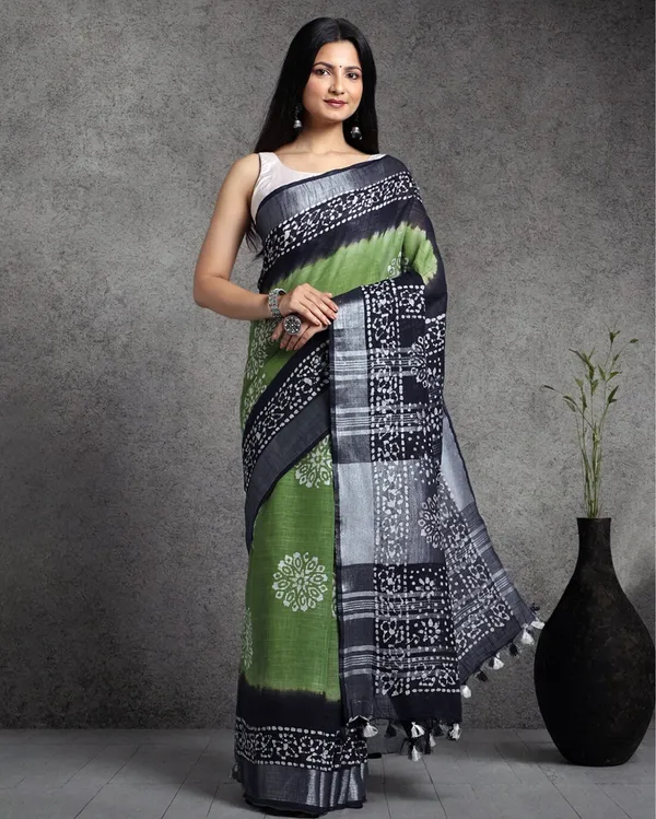 Earthy_Slub_Linen_Saree_Wax_Batik_Hand_Dyed_Moss_Green