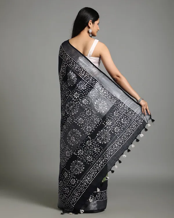 Earthy_Slub_Linen_Saree_Wax_Batik_Hand_Dyed_Moss_Green