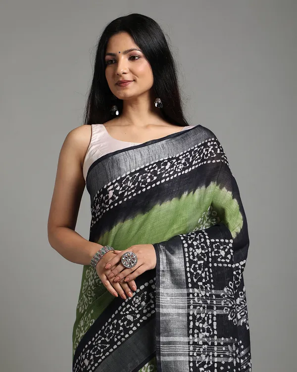 Earthy_Slub_Linen_Saree_Wax_Batik_Hand_Dyed_Moss_Green