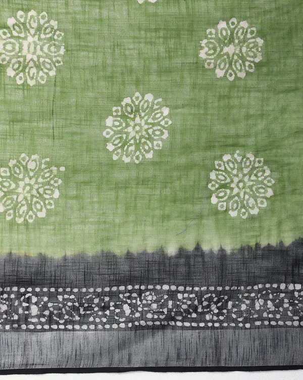Earthy_Slub_Linen_Saree_Wax_Batik_Hand_Dyed_Moss_Green