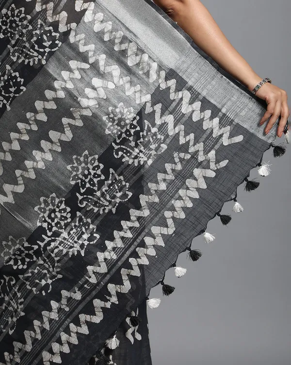 Unique_Slub_Linen_Saree_Wax_Batik_Hand_Dyed_Black