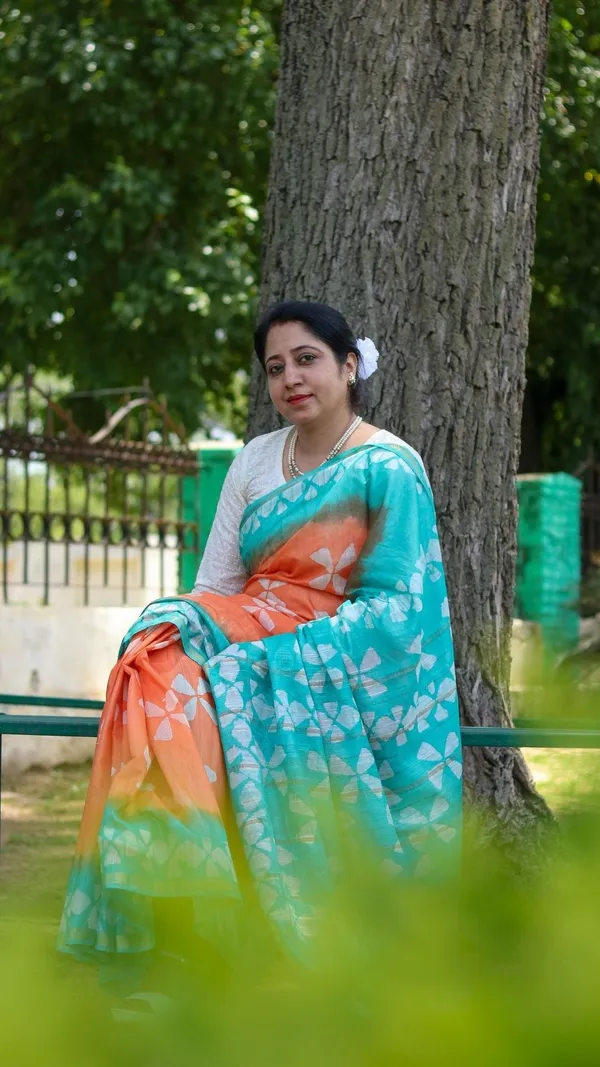 Wax_Batik_Hand_Dyed_Kota_Silk_Saree_Orange_&_Sea_Green