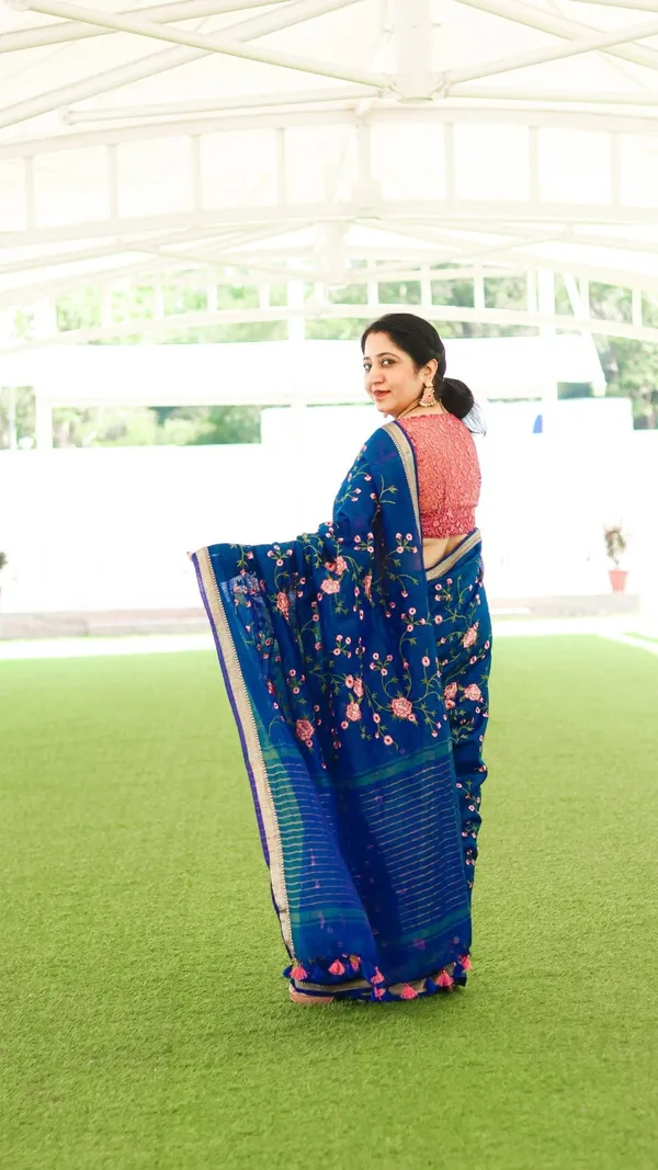 Enchanting_Silk_Linen_Saree_Blue_Floral_Embroidered