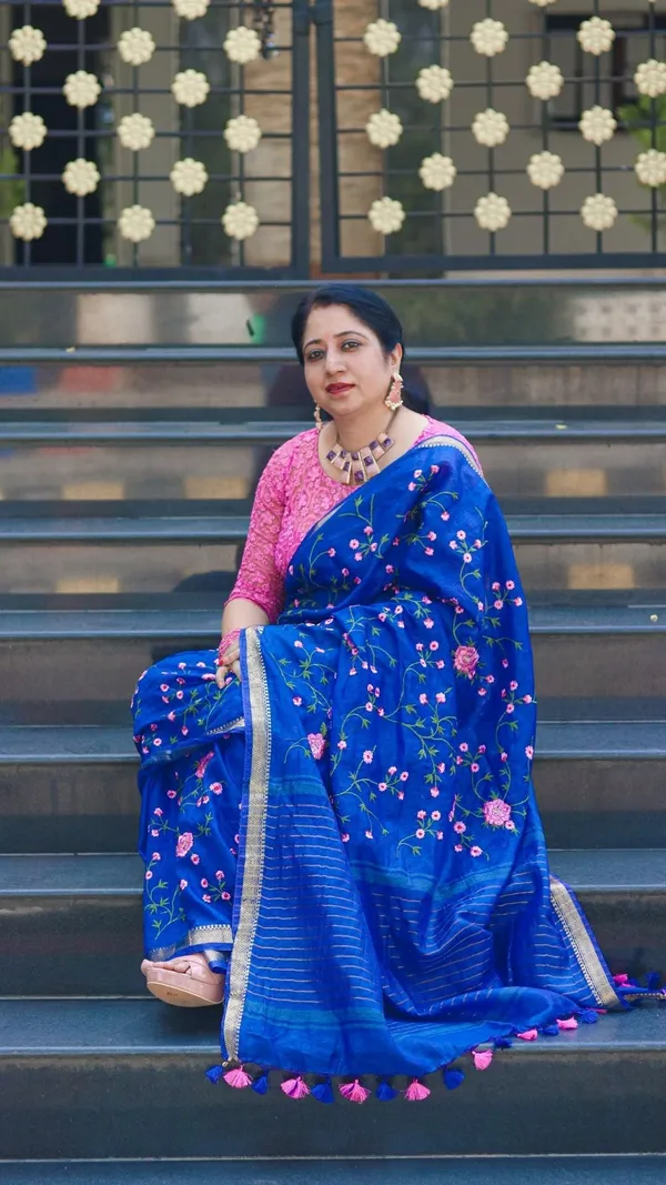 Enchanting_Silk_Linen_Saree_Blue_Floral_Embroidered