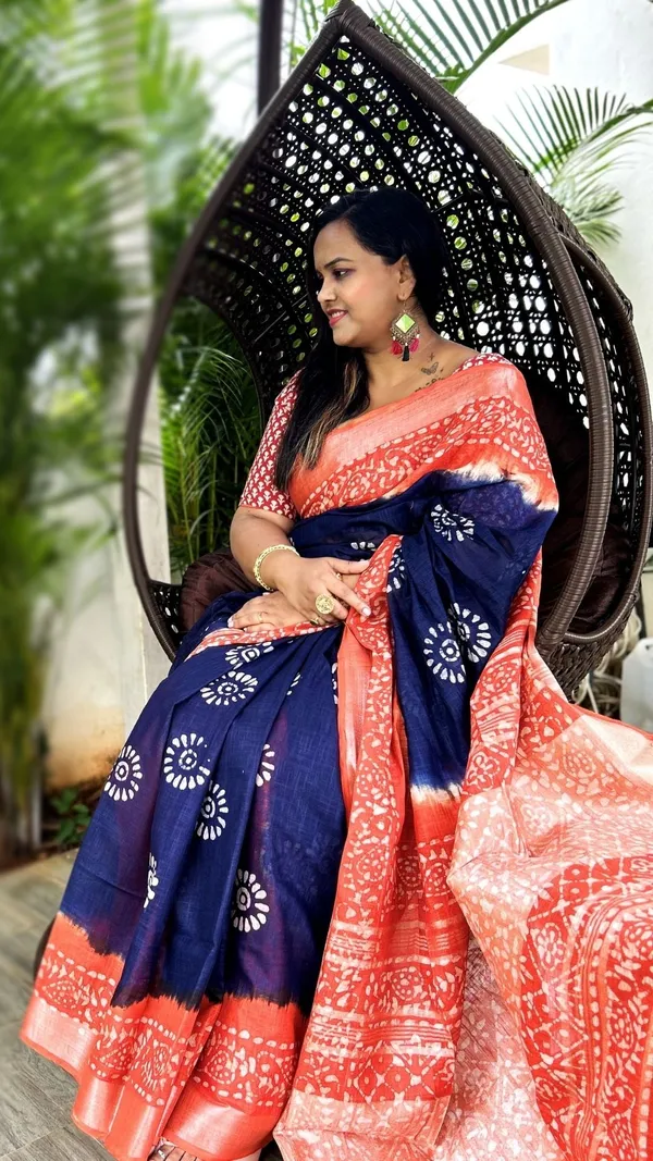 Vibrant_Slub_Linen_Wax_Batik_Hand_Dyed_Saree_Ink_Blue_&_Orange