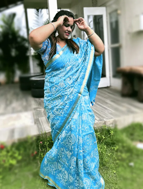 Fanciful_Pure_Kota_Linen_Saree_Blue_Embroidered