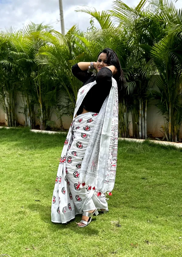 Azureish_Slub_Linen_Saree_White_Handblock_Print